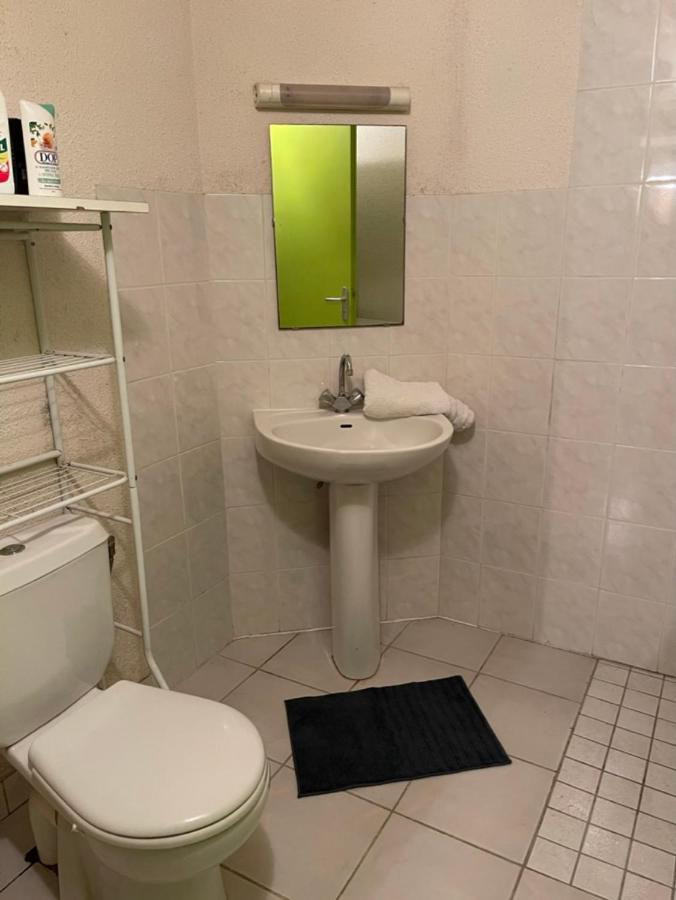 Logement De La Ressource ซาลอนส์-เลส์-แบ็งส์ ภายนอก รูปภาพ
